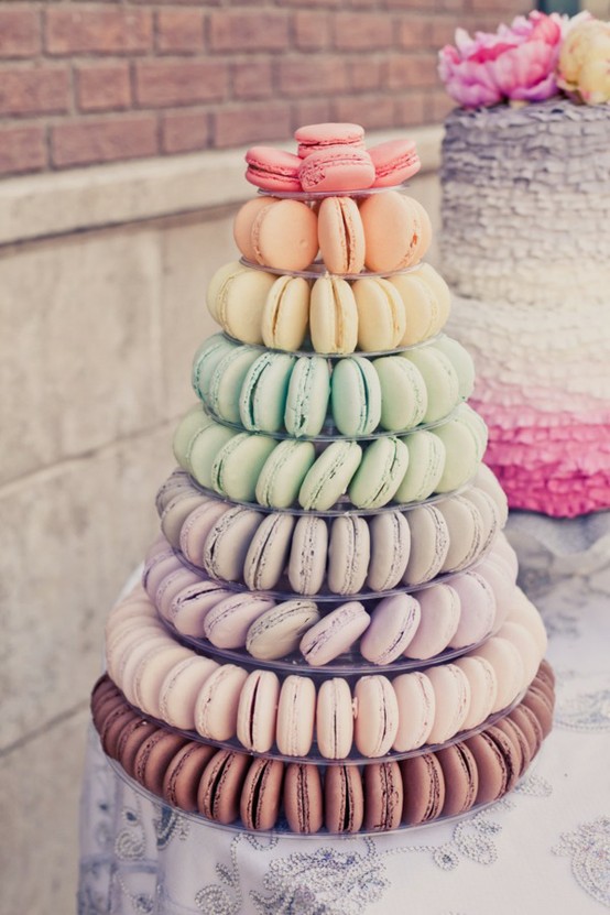 french macaron cake via style me pretty