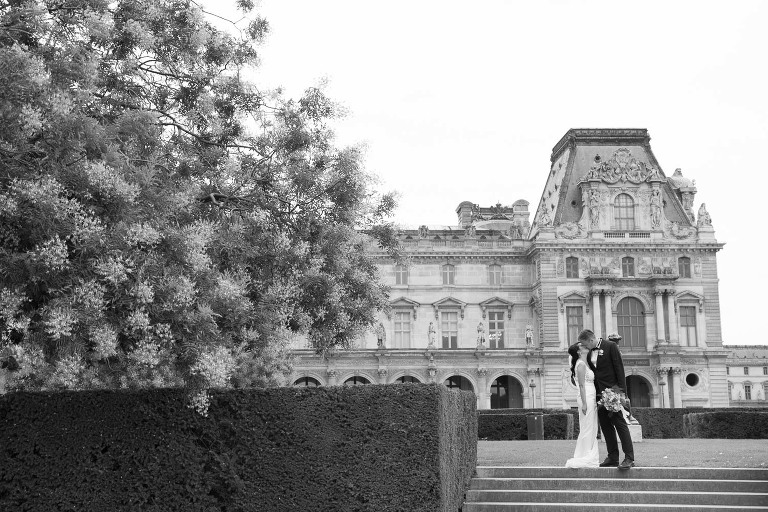Le louvre paris wedding photographer
